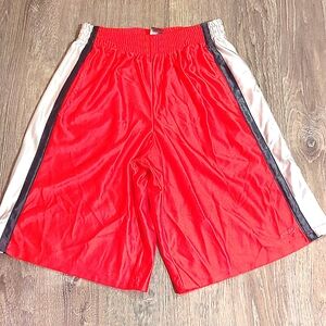 🏷️LAST CHANCE SALE $5 ITEM🏷️ Champion Boys Shorts - Medium